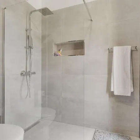 Ferienwohnung Fuer 3 Personen Ca 90 Qm In Canico, Madeira Ostkueste Von Madeira