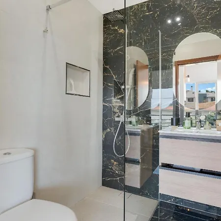 Ferienwohnung Fuer 3 Personen Ca 90 Qm In Canico, Madeira Ostkueste Von Madeira Apartment *